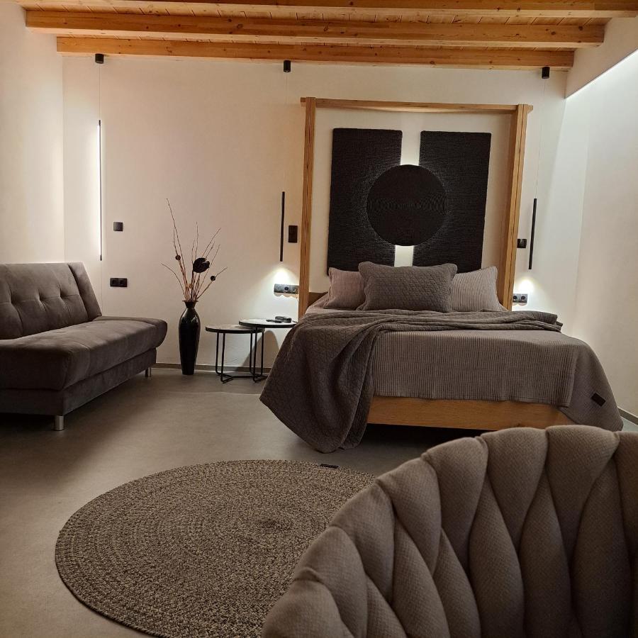 ארמופוליס Nisaki Hotel & Elite Suites מראה חיצוני תמונה